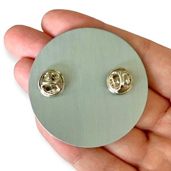 BUY 1 GET 1 FREE!! Alice in Wonderland Handmade Pin - Picture 2 of 2